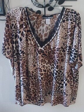Plus Studio Donatella Leopard VNeck w/Bow & lace Short Sleeve Stretch PJ Top 3X